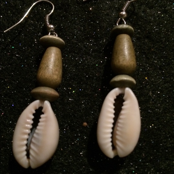 Beautiful handmade airings - Picture 1 of 1